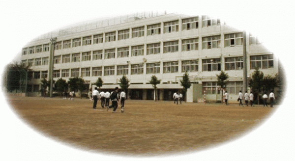 写真：立川市立立川第七中学校外観