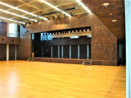 写真：柴崎学習館ホール