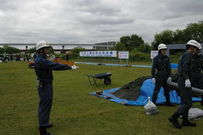 写真：水防訓練の様子1