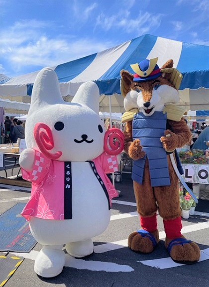 写真：サムライFOXとくるりん