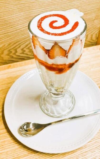 写真：苺のくるくるパフェ