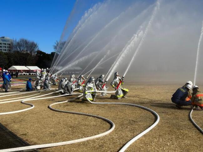 写真：一斉放水の様子