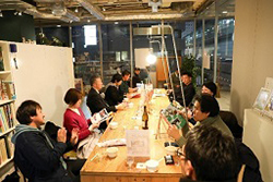 写真：鶏の会の様子