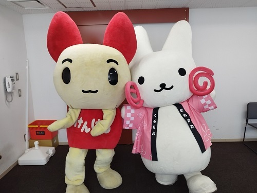 写真：室内のくるりんとけんけつちゃんの様子