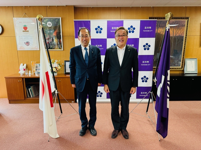 （写真）愛知県幸田町の成瀬町長と酒井立川市長（令和6年5月2日）