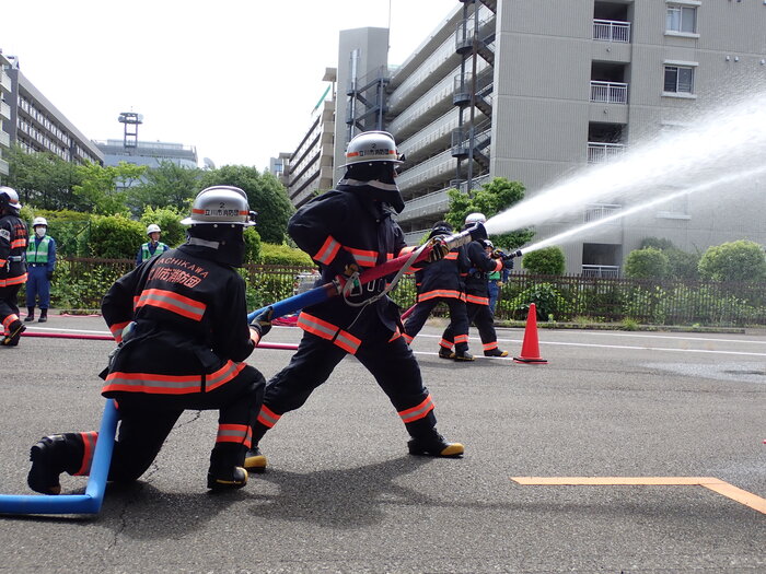 放水時の様子を間近で写したもの