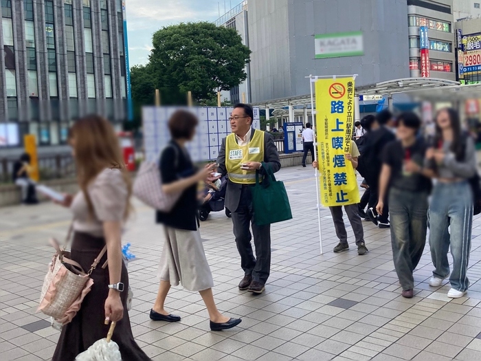 喫煙マナーアップキャンペーンの様子