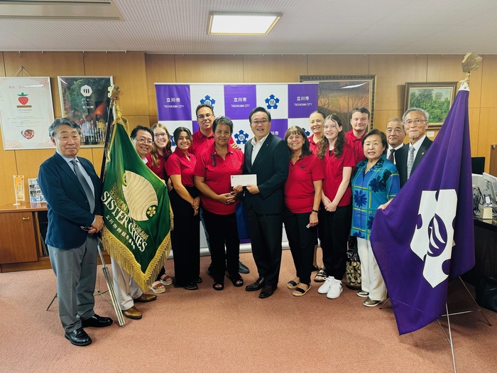 （写真）サンバーナディノ市姉妹市委員会の皆様と立川市長（令和6年6月24日）