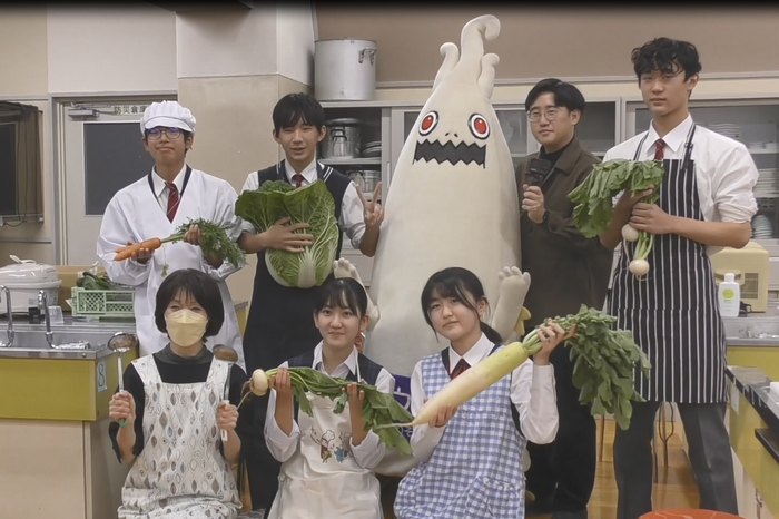 井口先生、ウドラと一緒に撮った集合写真の画像