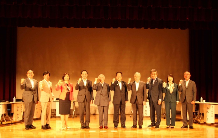 写真：サミットを終えて