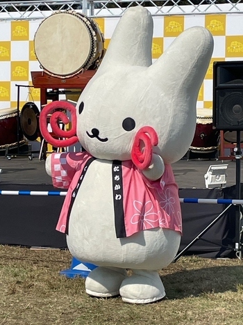 和太鼓の演奏を盛り上げるくるりん