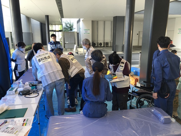 写真：緊急医療救護所訓練4