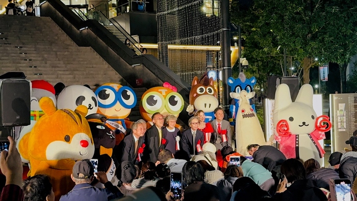 たちかわイルミネーション星の並木点灯式の様子