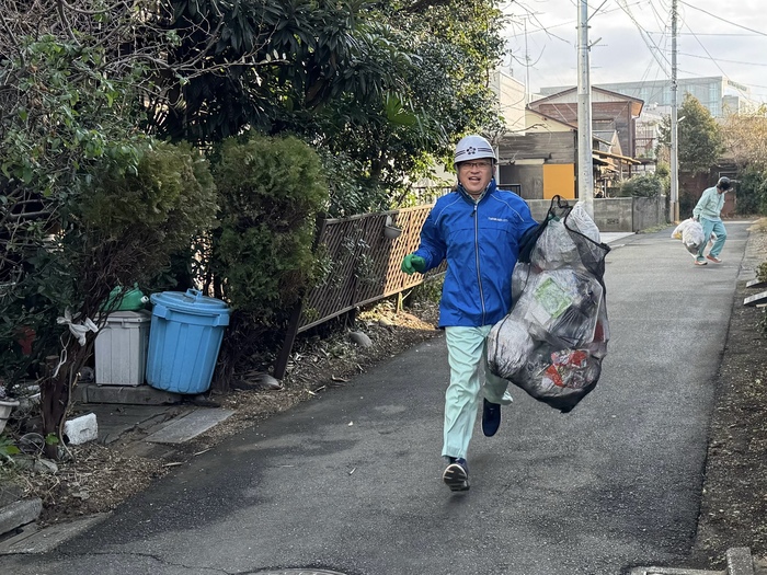 写真：家庭ごみ（プラスチック）収集の様子（令和7年1月21日）