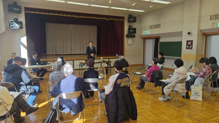 写真：西砂会館で開催されたタウンミーティングの様子