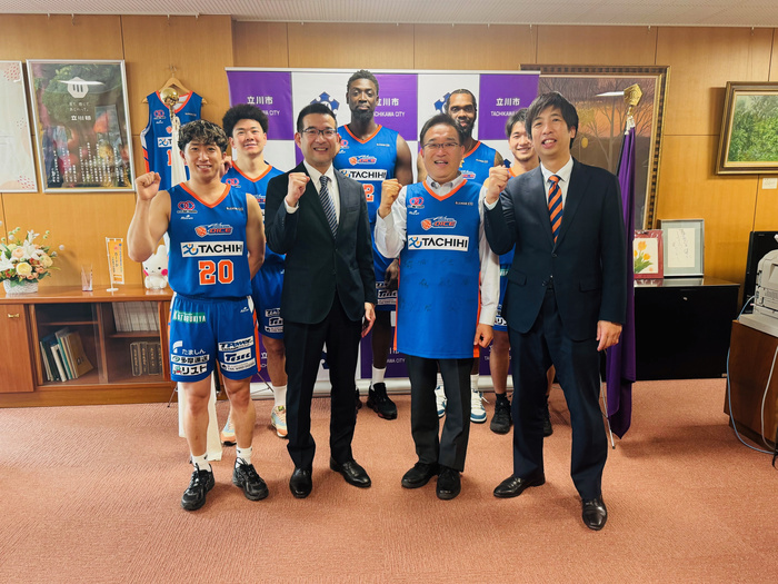 写真：立川ダイスの皆様がシーズン終了の報告にいらっしゃいました（令和7年4月28日）