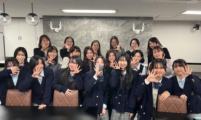 写真：三菱UFJ銀行を取材したときの様子