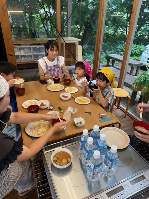 料理ができたので、昼食をとります