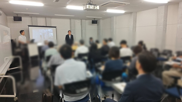 柴崎学習館で行われたタウンミーティングの様子