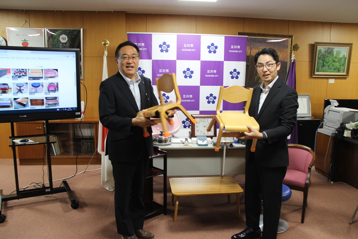 立川市メルカリShops開設式の様子