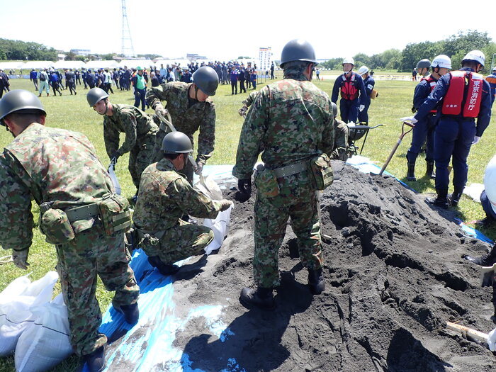 写真：自衛隊員も訓練に参加しました。